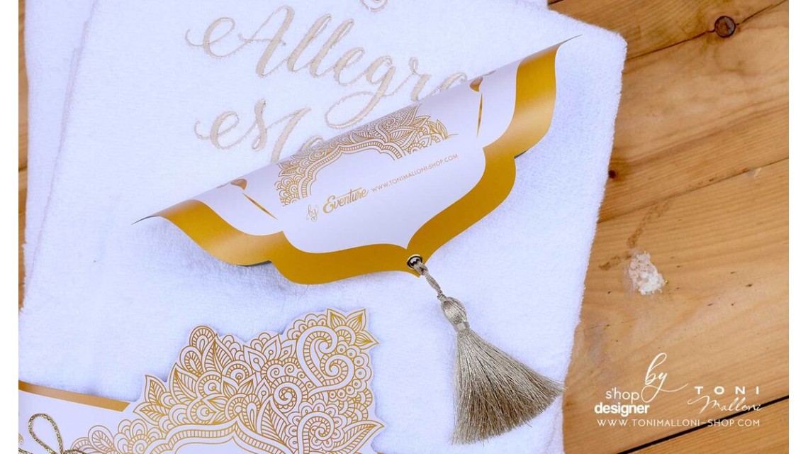 Trusou botez alb cu gold elegant si special cu broderie customizata Boho 12